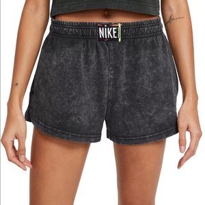 Nike Sportswear Women’s Wash Pack Shorts